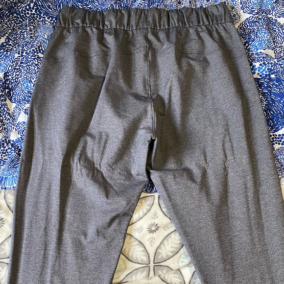 lulu lemon jogger pleated pant - Picture 3 of 4